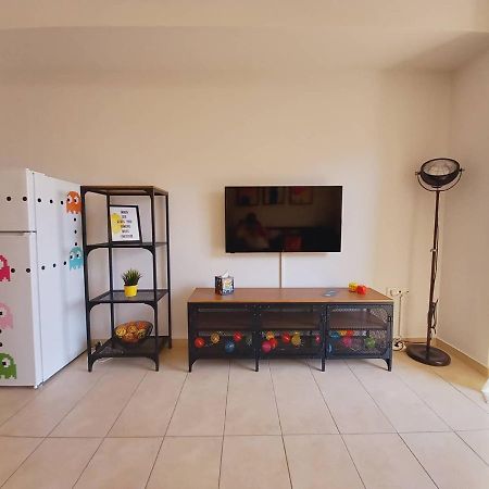 Appartement Popart -Spacious 3Rdfl 1Bdr W/Balcony/View à Athènes Extérieur photo